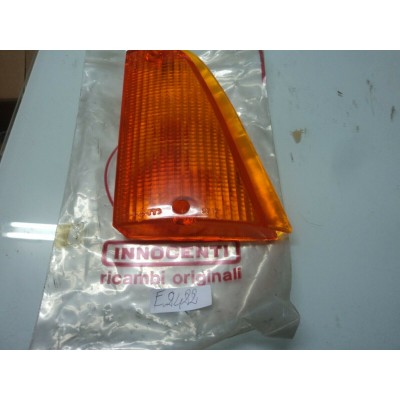 E2422 - PLASTICA FRECCIA FANALINO ANTERIORE MINI INNOCENTI SMALL 500 990 SIEM