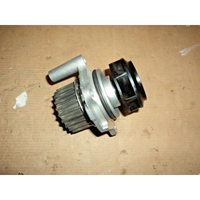 E829 - WATER PUMP - POMPA ACQUA - WP864A AUDI A3 OCTAVIA GOLF 06A121011L