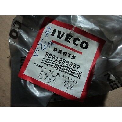 E933 - 2PZ CLIPS MODANATURA ORIGINALI IVECO  5801258087 -0