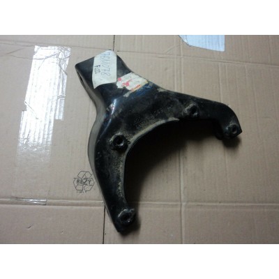 F422 -  FIAT COUPE TIPO TEMPRA ALFA 145 146 155 STAFFA SUPPORTO MOTORE 7611078