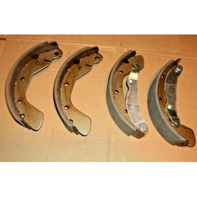 F885 - KIT GANASCE FRENO POSTERIORI BENDIX 362218B 200 mm ASTRA CORSA VECTRA 