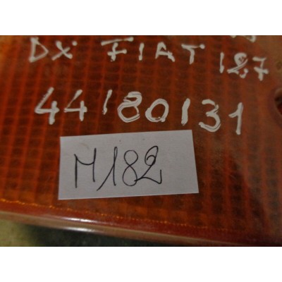 M182 XX - PLASTICA TRASPARENTE FIAT 127  DX DESTRA 44180131-0