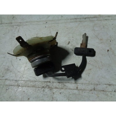 M7218 XX - INTERRUTTORE ACCENSIONE CON CHIAVE PER MOTO GUZZI PIAGGIO GILERA ...