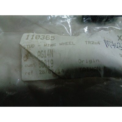 M7437 XX - 110365 WIRE WHEEL TRIUMPH TR2 TR4-0