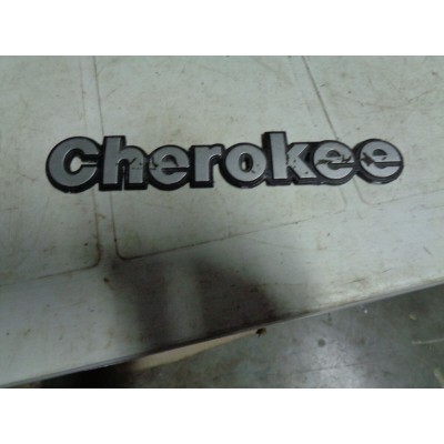 M8056 XX - SCRITTA LOGO STEMMA EMBLEM EMBLEMA FREGIO CHEROKEE