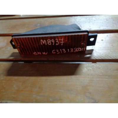 M8937 XX - FANALINO FRECCIA ANTERIORE PARAURTI BMW E30 63131386011